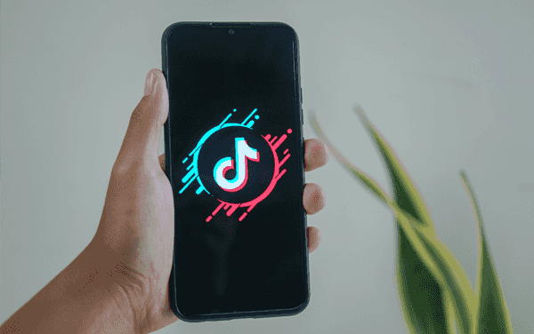 Wie man Wettbewerber auf TikTok vergleicht