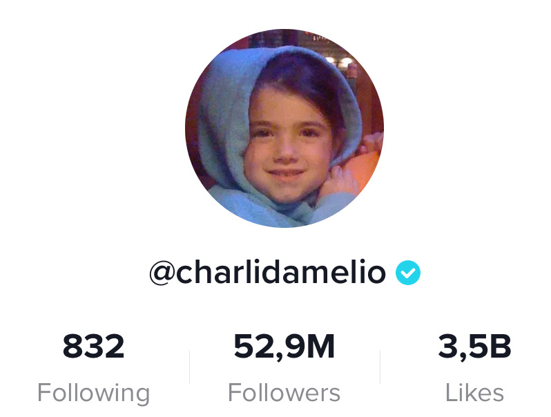 @charlidamelio'nun onaylı profili
